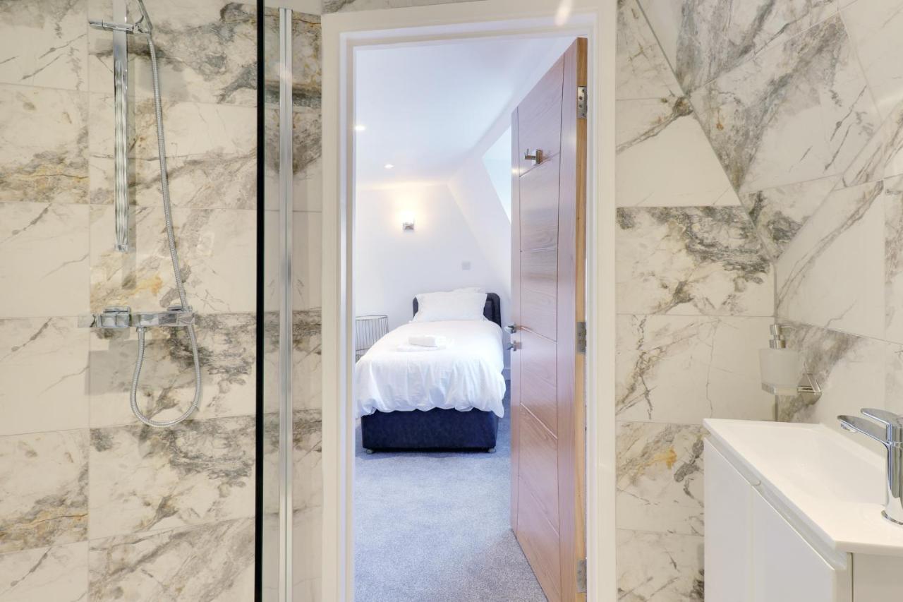 הייסטינגס Master Accommodation Suite 9 Single Room With Roof Top Views מראה חיצוני תמונה